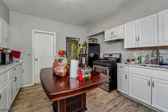 70 Genessee Ave, Paterson City, NJ 07503