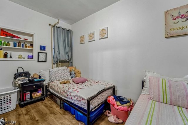70 Genessee Ave, Paterson City, NJ 07503