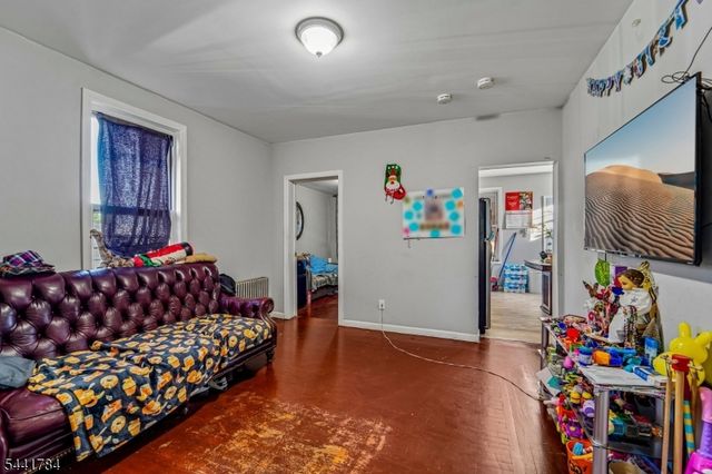 70 Genessee Ave, Paterson City, NJ 07503