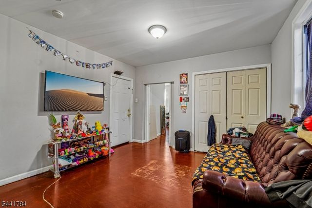 70 Genessee Ave, Paterson City, NJ 07503