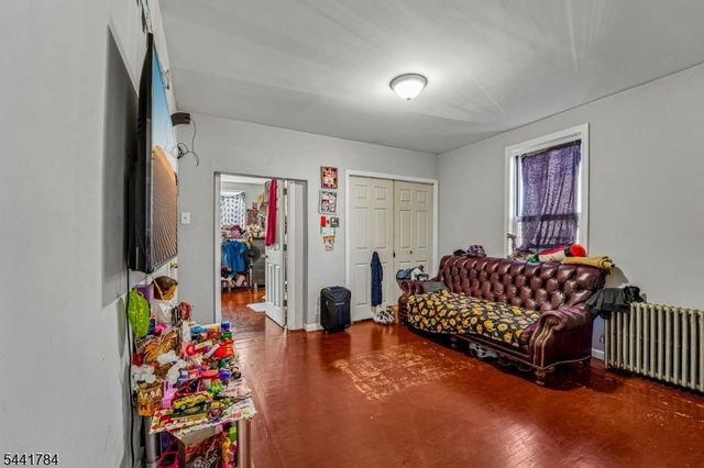 70 Genessee Ave, Paterson City, NJ 07503