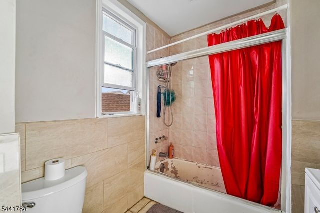 70 Genessee Ave, Paterson City, NJ 07503