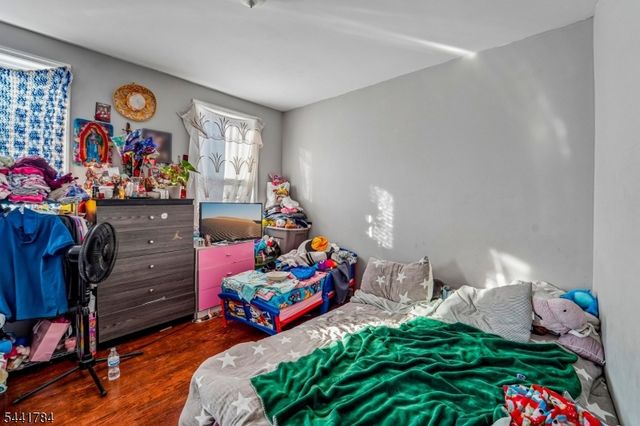 70 Genessee Ave, Paterson City, NJ 07503