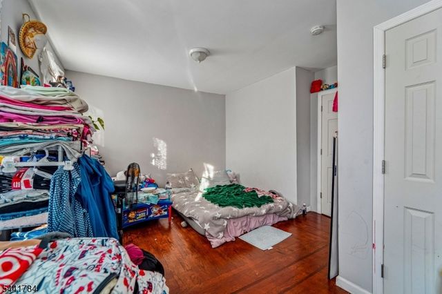 70 Genessee Ave, Paterson City, NJ 07503