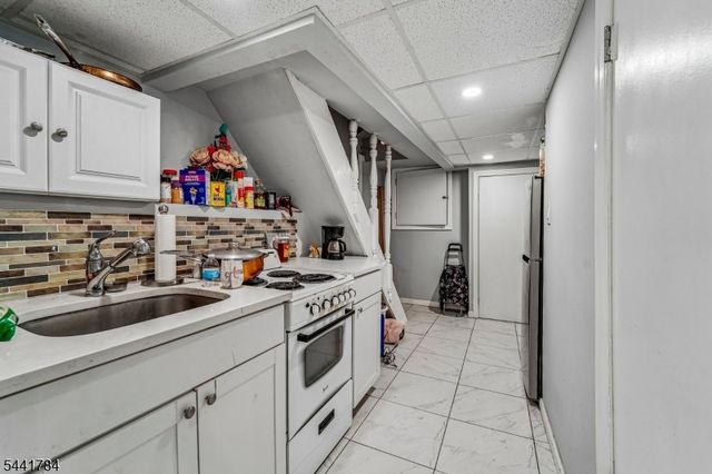 70 Genessee Ave, Paterson City, NJ 07503