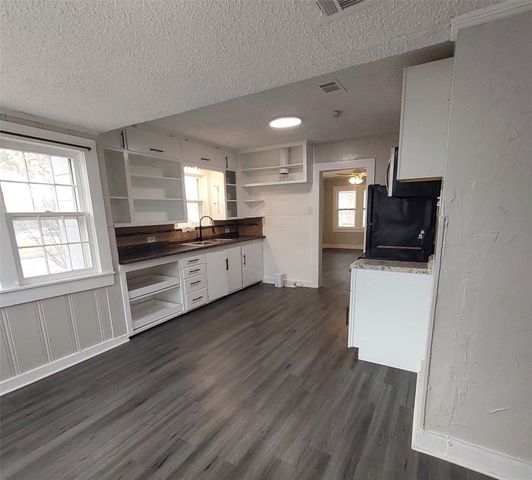 1130 W Shepherd Street, Denison, TX 75020