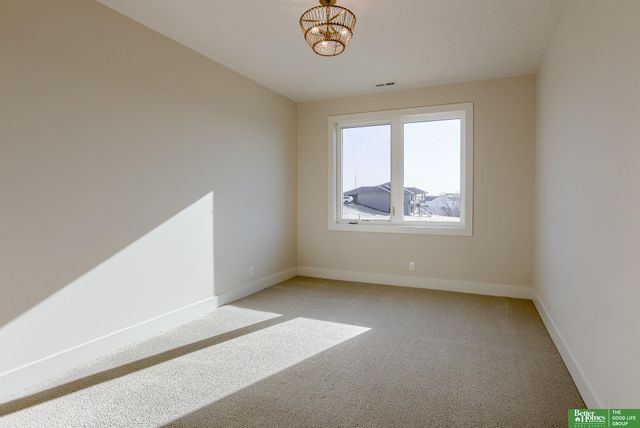 20658 Laurel Avenue, Elkhorn, NE 68022