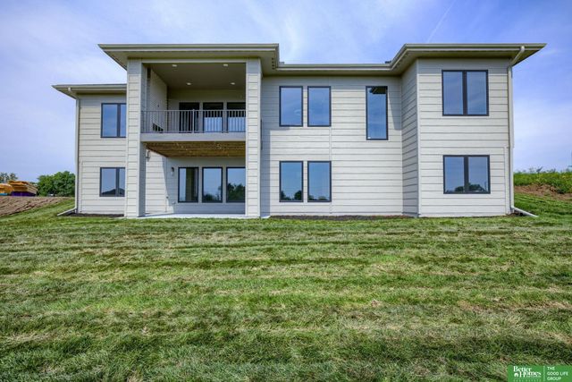 20658 Laurel Avenue, Elkhorn, NE 68022