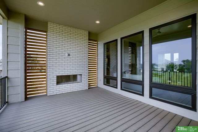 20658 Laurel Avenue, Elkhorn, NE 68022