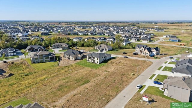 20658 Laurel Avenue, Elkhorn, NE 68022