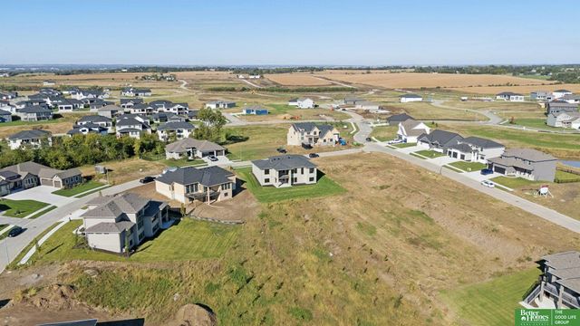 20658 Laurel Avenue, Elkhorn, NE 68022