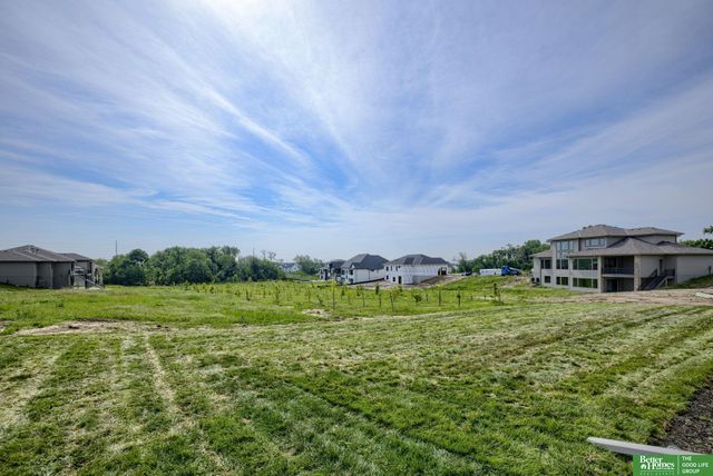 20658 Laurel Avenue, Elkhorn, NE 68022