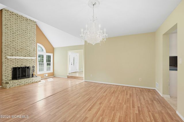 2 Oxford Lane, Eatontown, NJ 07724