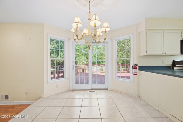 2 Oxford Lane, Eatontown, NJ 07724