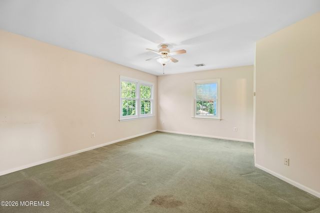 2 Oxford Lane, Eatontown, NJ 07724