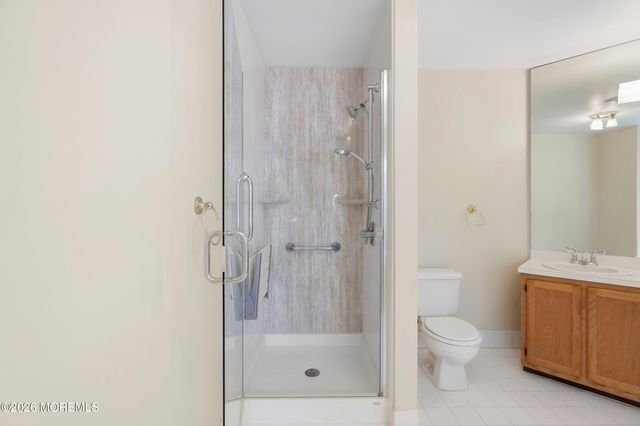 2 Oxford Lane, Eatontown, NJ 07724