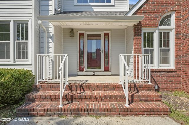2 Oxford Lane, Eatontown, NJ 07724