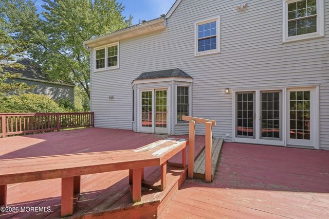 2 Oxford Lane, Eatontown, NJ 07724