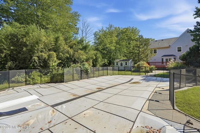 2 Oxford Lane, Eatontown, NJ 07724