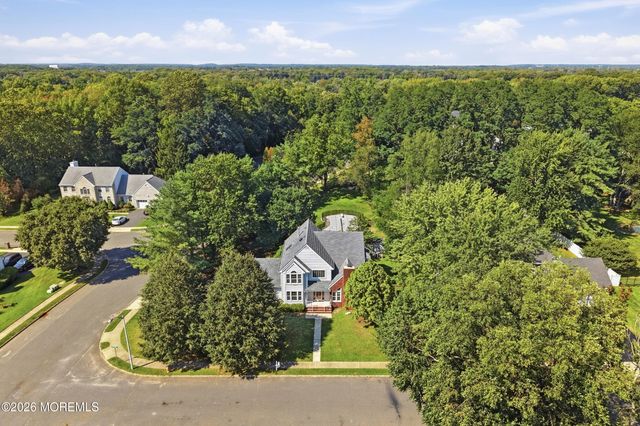 2 Oxford Lane, Eatontown, NJ 07724