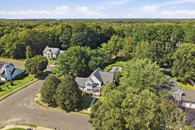 2 Oxford Lane, Eatontown, NJ 07724