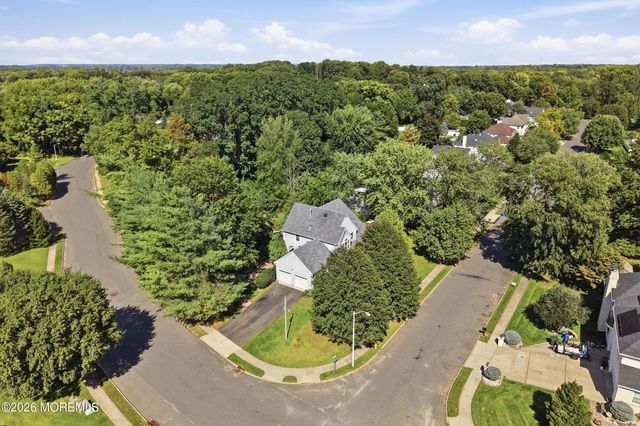 2 Oxford Lane, Eatontown, NJ 07724