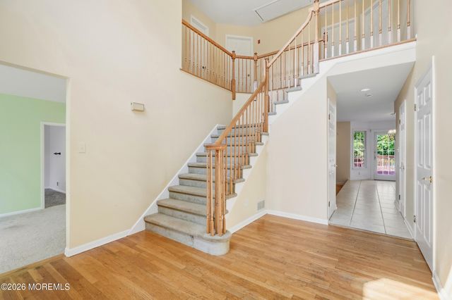 2 Oxford Lane, Eatontown, NJ 07724
