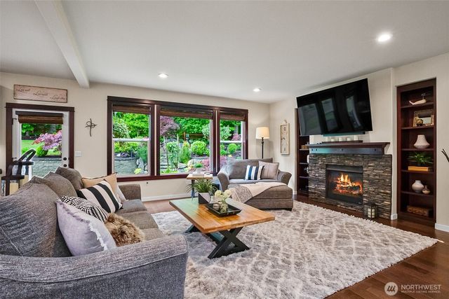 10910 204th Avenue SE, Snohomish, WA 98290