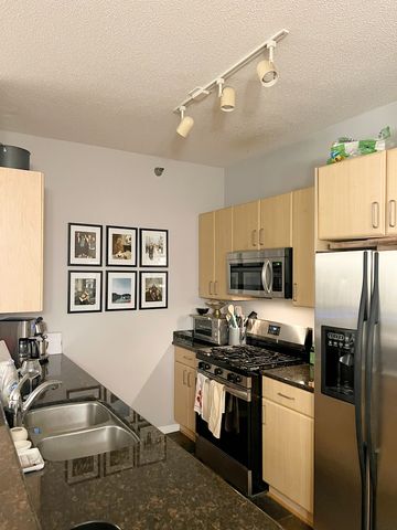 1546 N ORLEANS Street 603, Chicago, IL 60610