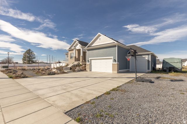 2994 W 1975 N, Plain City, UT 84404