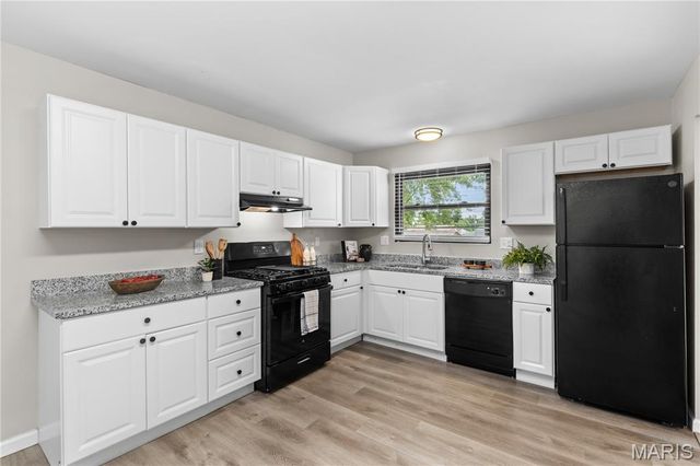 2193 Farnham Lane, Florissant, MO 63033