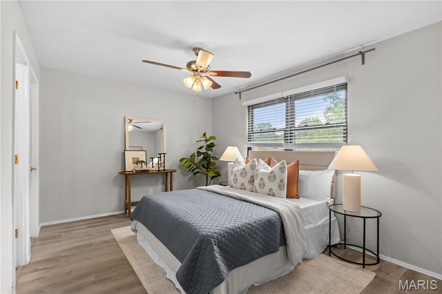 2193 Farnham Lane, Florissant, MO 63033