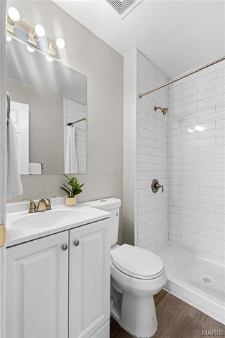 2193 Farnham Lane, Florissant, MO 63033