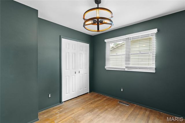 2193 Farnham Lane, Florissant, MO 63033