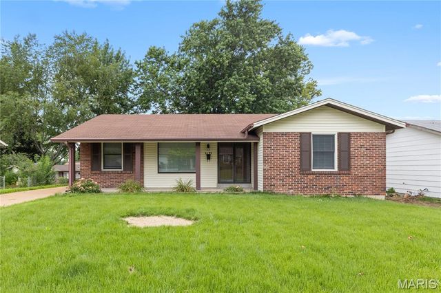 2193 Farnham Lane, Florissant, MO 63033