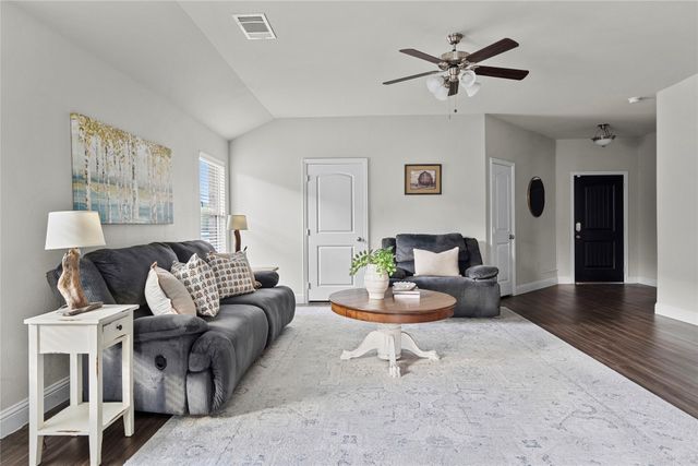 1405 Warringwood Drive, Greenville, TX 75402