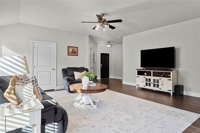 1405 Warringwood Drive, Greenville, TX 75402