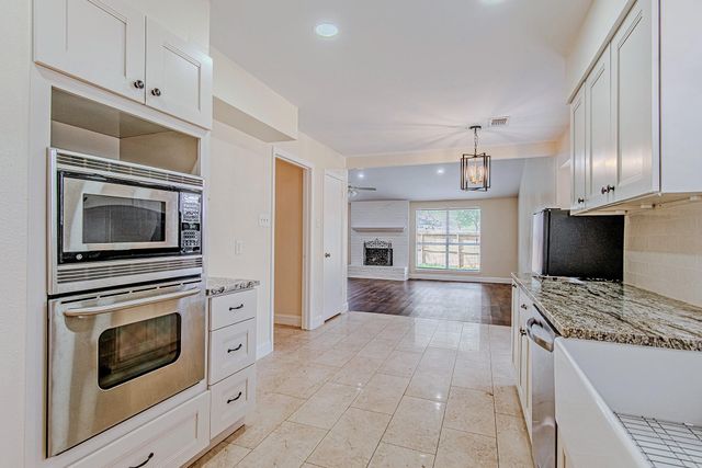 17811 Hawk Haven Lane, Spring, TX 77379