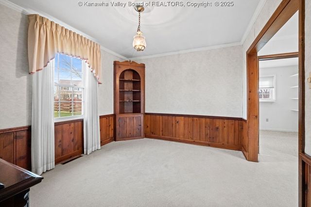 1203 Oakmont Road, Charleston, WV 25314