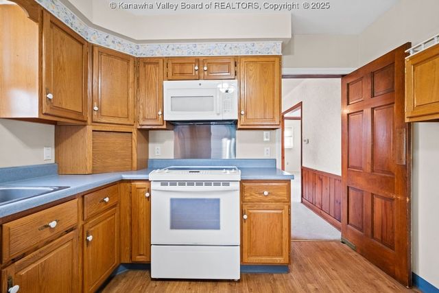 1203 Oakmont Road, Charleston, WV 25314