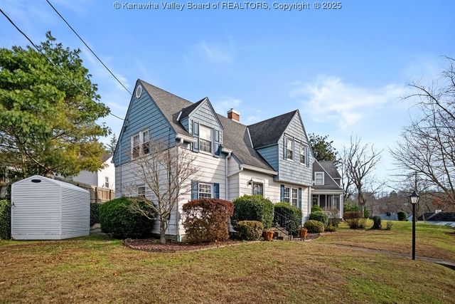 1203 Oakmont Road, Charleston, WV 25314