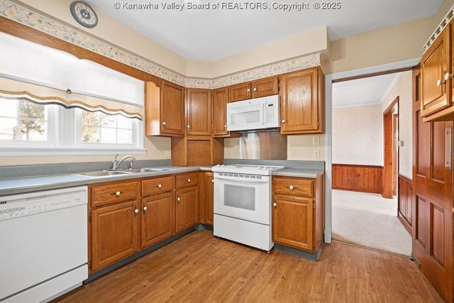 1203 Oakmont Road, Charleston, WV 25314