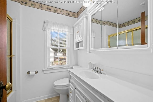 1203 Oakmont Road, Charleston, WV 25314