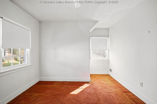 1203 Oakmont Road, Charleston, WV 25314