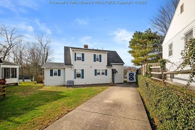 1203 Oakmont Road, Charleston, WV 25314