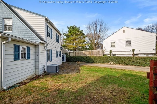 1203 Oakmont Road, Charleston, WV 25314