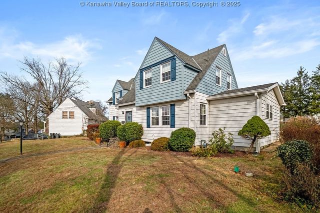 1203 Oakmont Road, Charleston, WV 25314