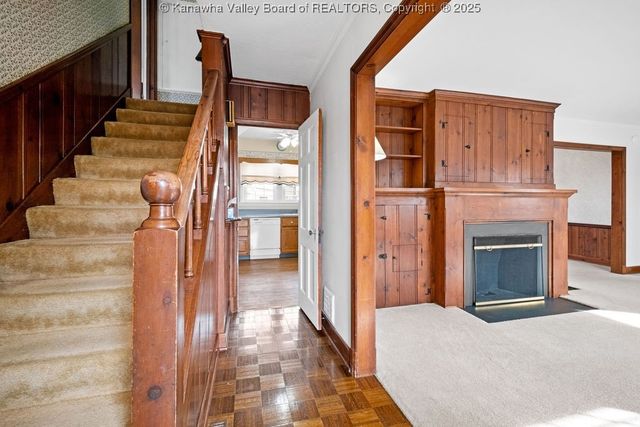 1203 Oakmont Road, Charleston, WV 25314