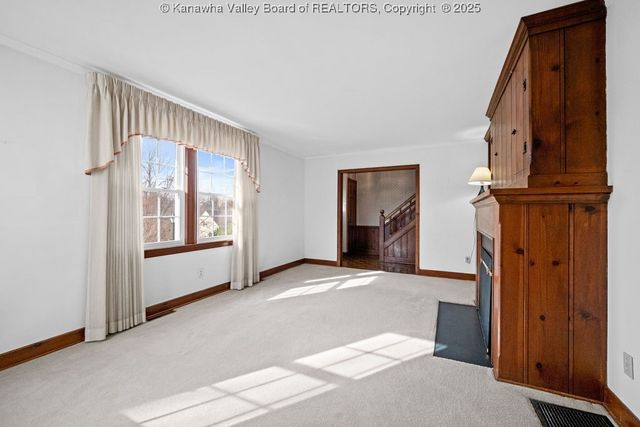 1203 Oakmont Road, Charleston, WV 25314