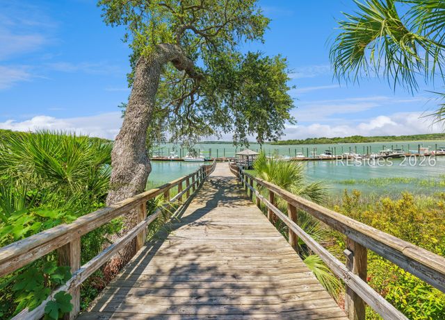 4 Village North Dr Apt 43, Hilton Head Island, SC 29926